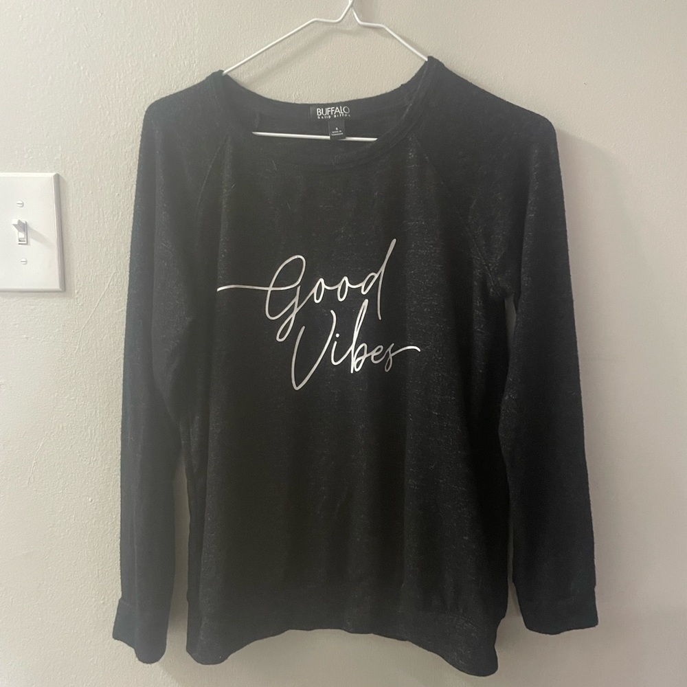 Women’s Buffalo Small Good Vibes Black Top very soft Long Sleeve Tote11